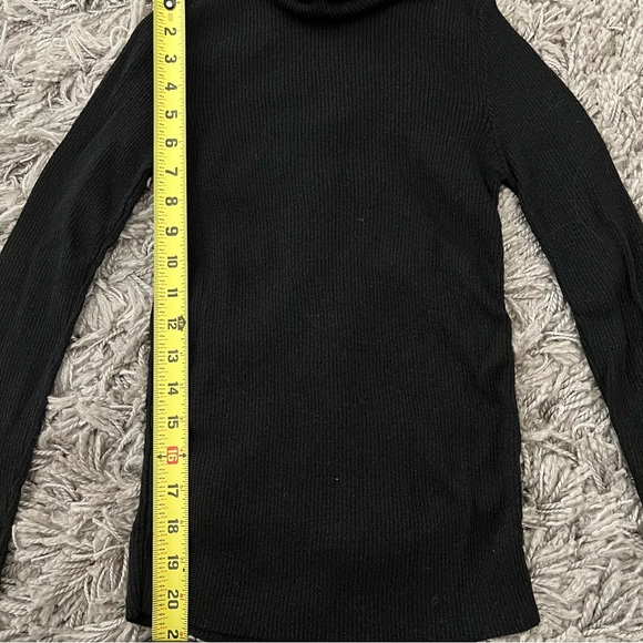 Ribbed Metallic Thread Lightweight Turtleneck Sweater Top, XS - Picture 9 of 10